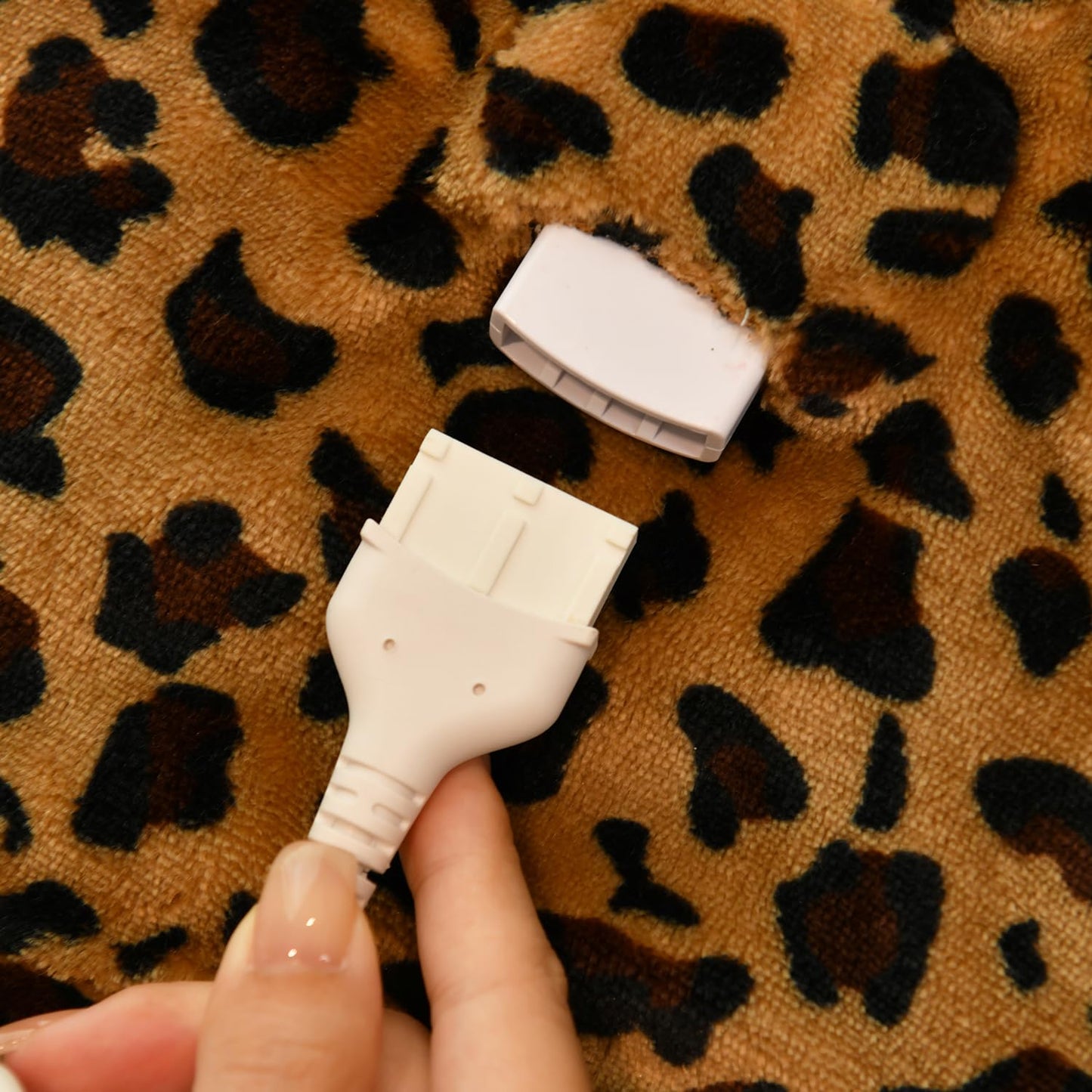 MERRYLIFE Heated Blanket Cozy Soft Electric Blanket with 4 Heating Levels&8 Hours Auto Off Overheat Protection Machine Washable UL&FCC Certification Use for Home Couch (Cheetah,50" 60")